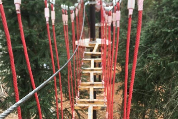 丛林穿越设备