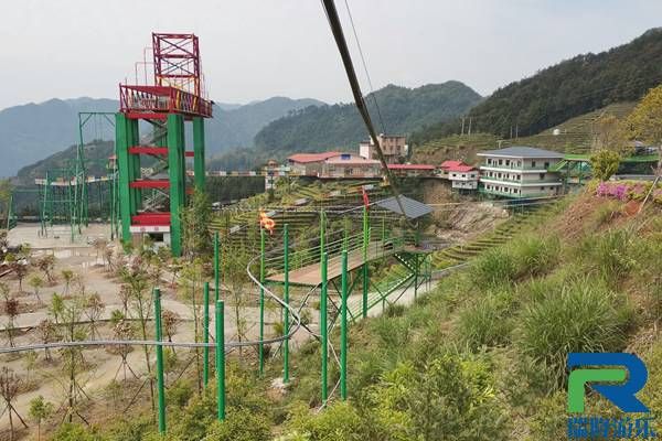 轨道滑索